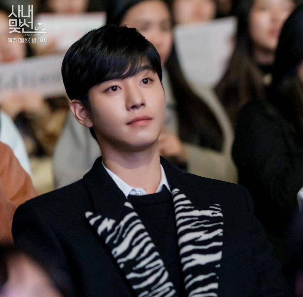 Ahn Hyo Seop di drama Business Proposal (instagram.com/sbsdrama.official)