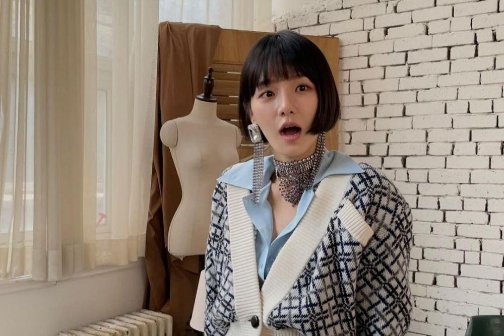 9 Potret Park Gyu Young di Balik Layar Drama Celebrity, Kocak Abis!
