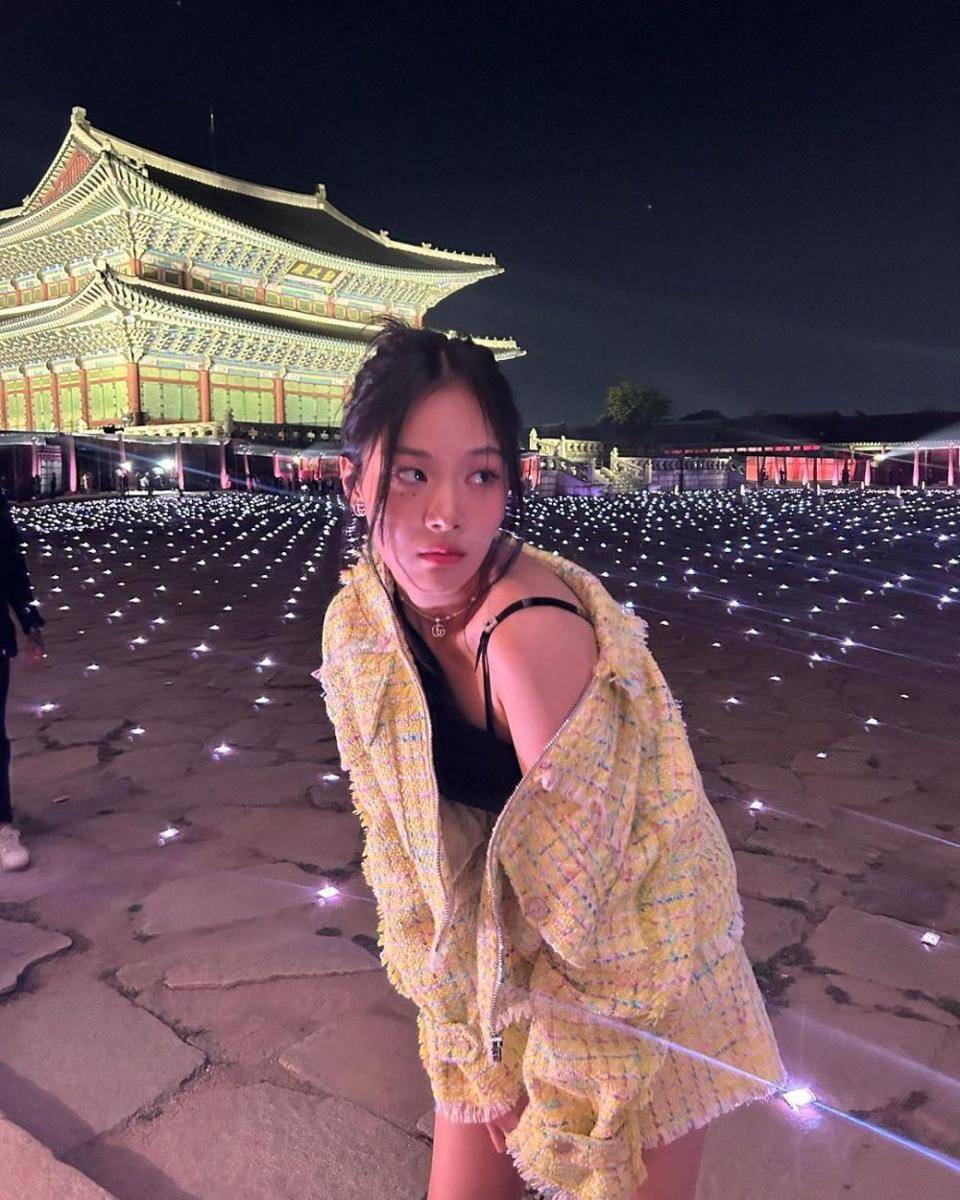 BIBI (instagram.com/nakedbibi)