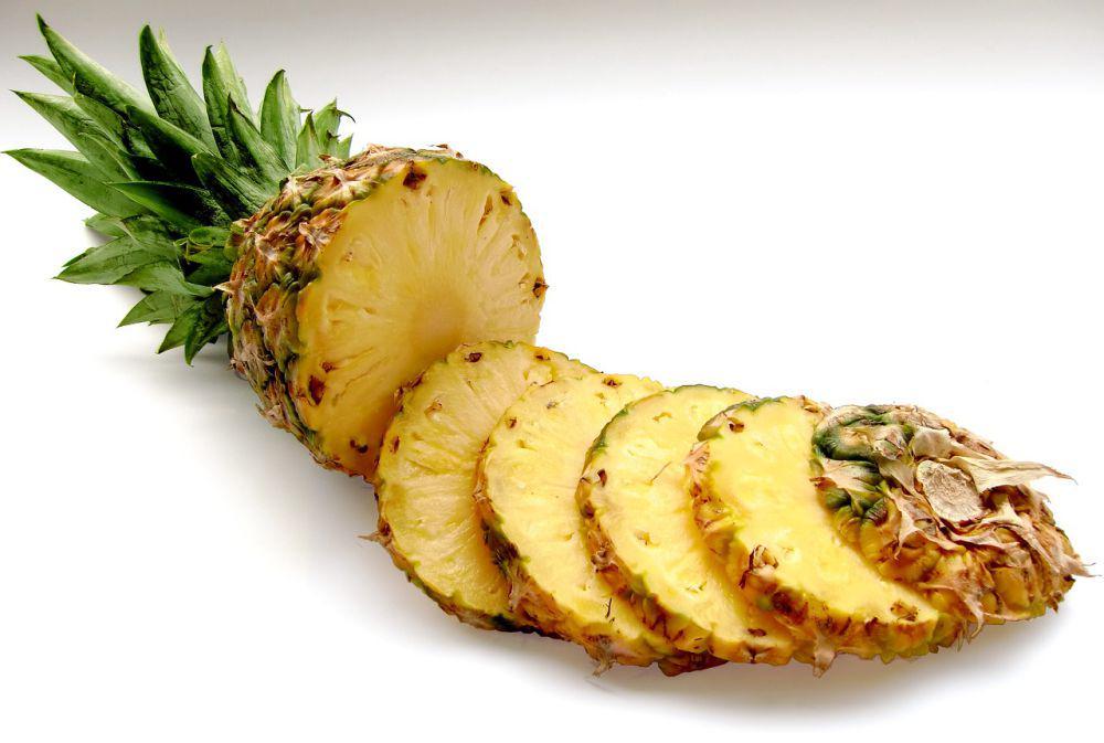 4 Tips Mengupas Buah Nanas agar Tak Gatal dan Berantakan, Gampang!