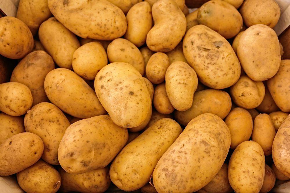 3 Tips Mengupas Banyak Kentang supaya Lebih Cepat Selesai