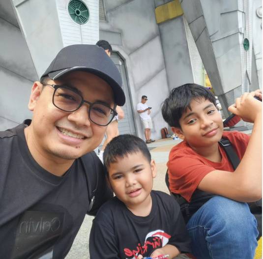 Tommy Kuriniawan bersama anak (instagram.com/tommykurniawan)