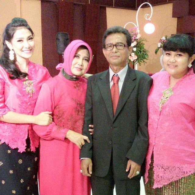 Inspirasi kebaya ala Wandha Dwiutari (instagram.com/wandhadwiutari)