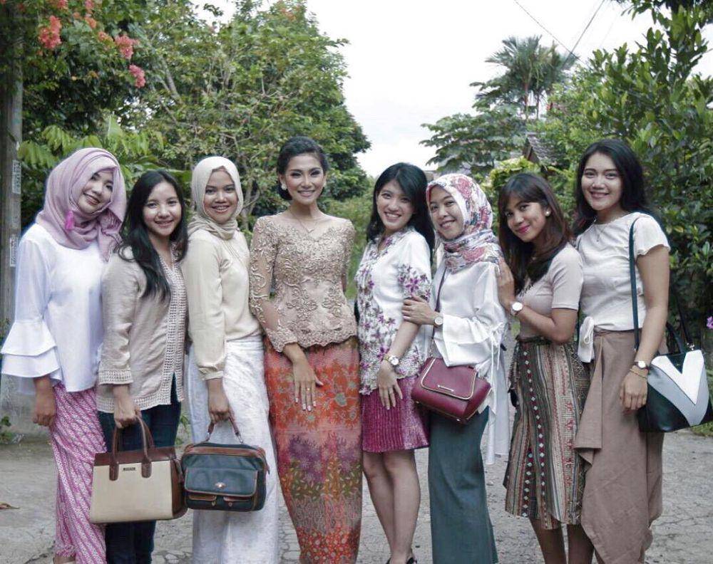 Inspirasi kebaya ala Wandha Dwiutari (instagram.com/wandhadwiutari)