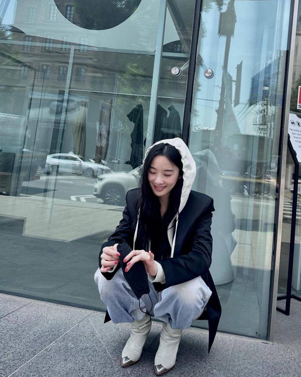 Lee Chung Ah (instagram.com/leechungah)