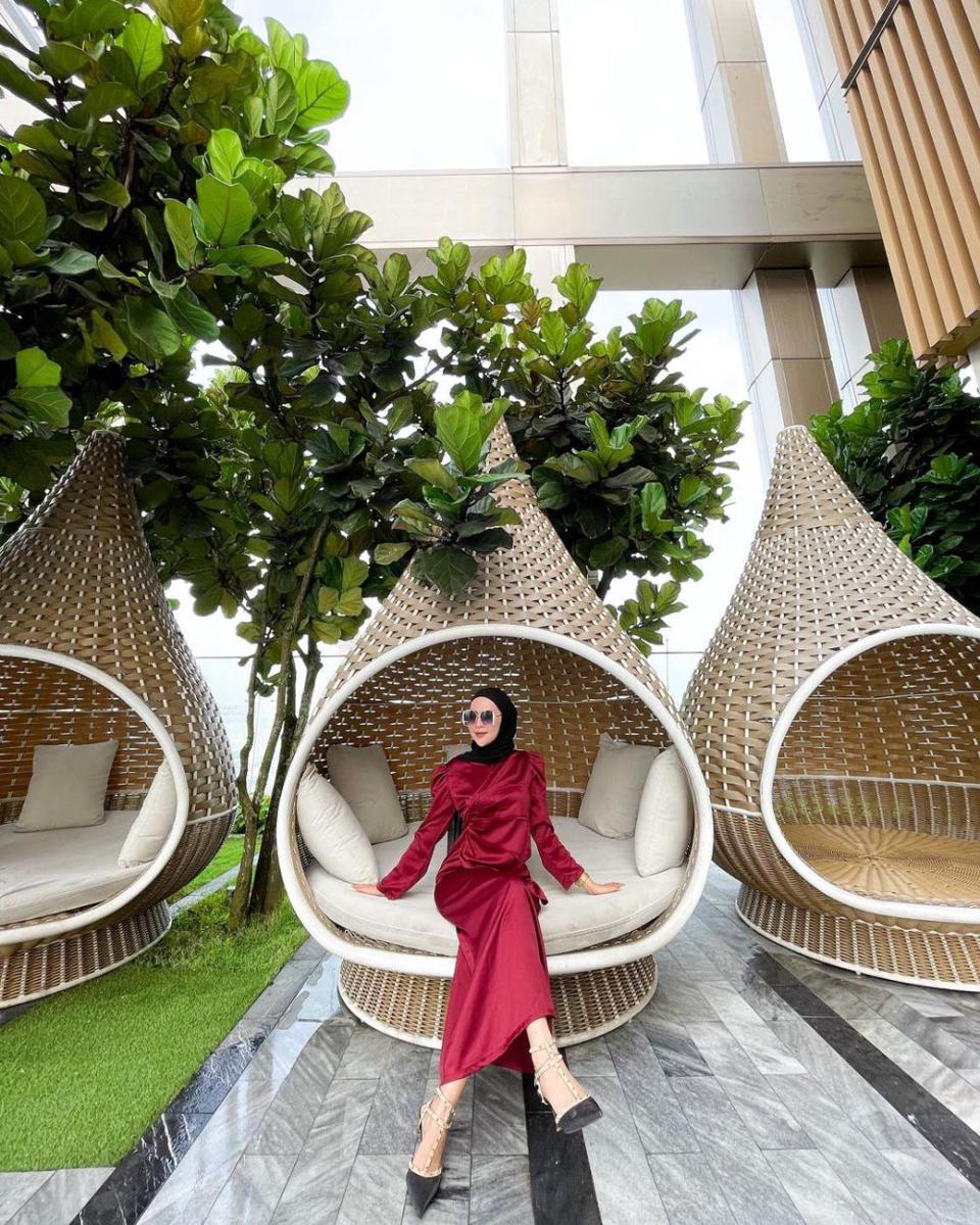 ide outfit liburan ala Meylisa Zaara (instagram.com/meylisazaara)