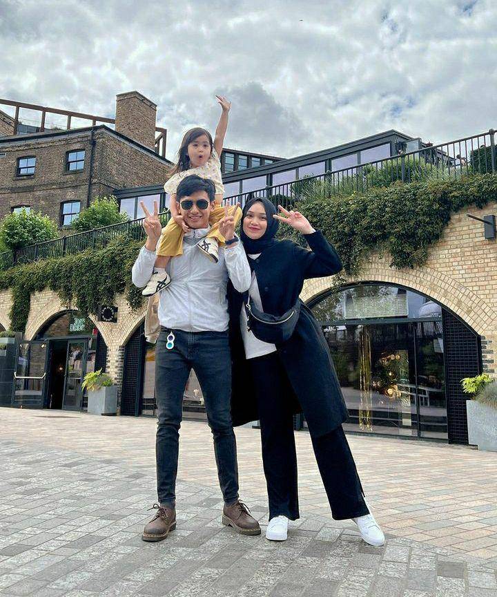Liburan keluarga Ardit Erwandha ke Eropa (instagram.com/suciasmarani)