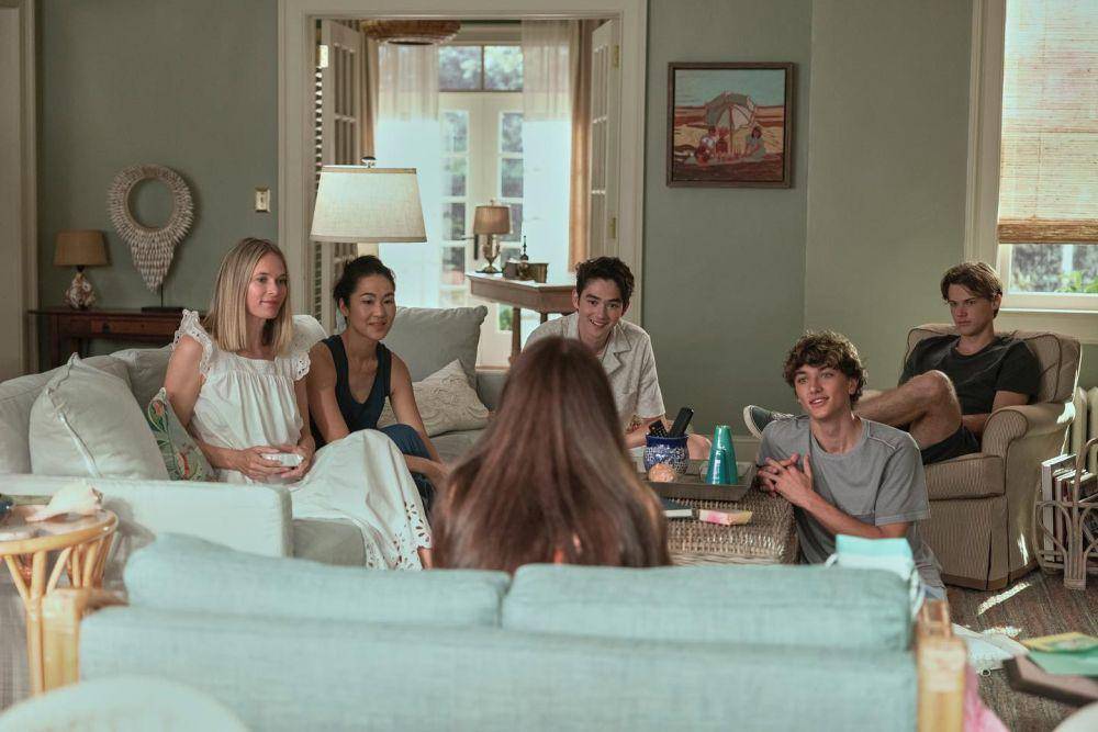 Still cut serial The Summer I Turned Pretty (Instagram.com/thesummeriturnedpretty)