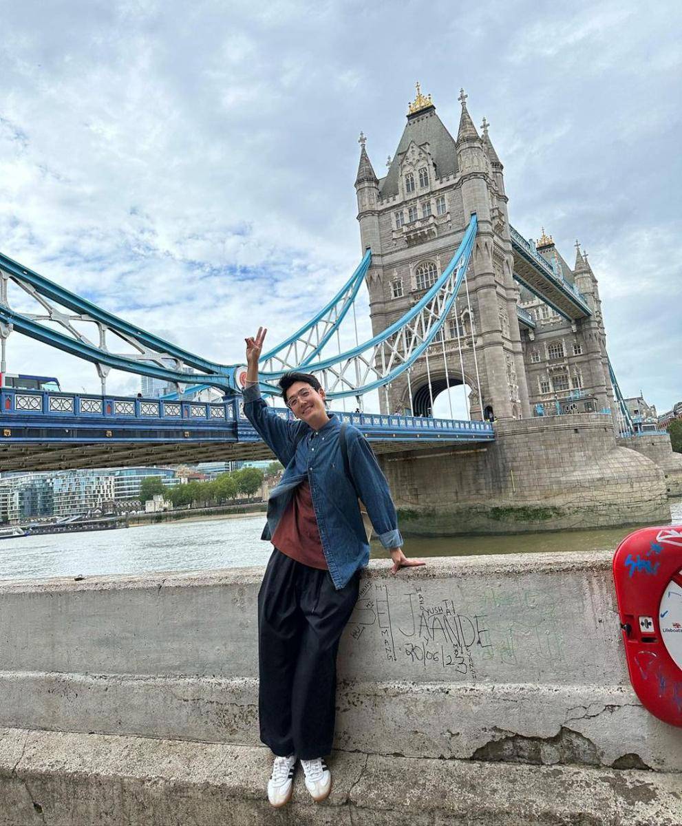 potret Jung Kyung Ho di London (instagram.com/jstar_allallj)
