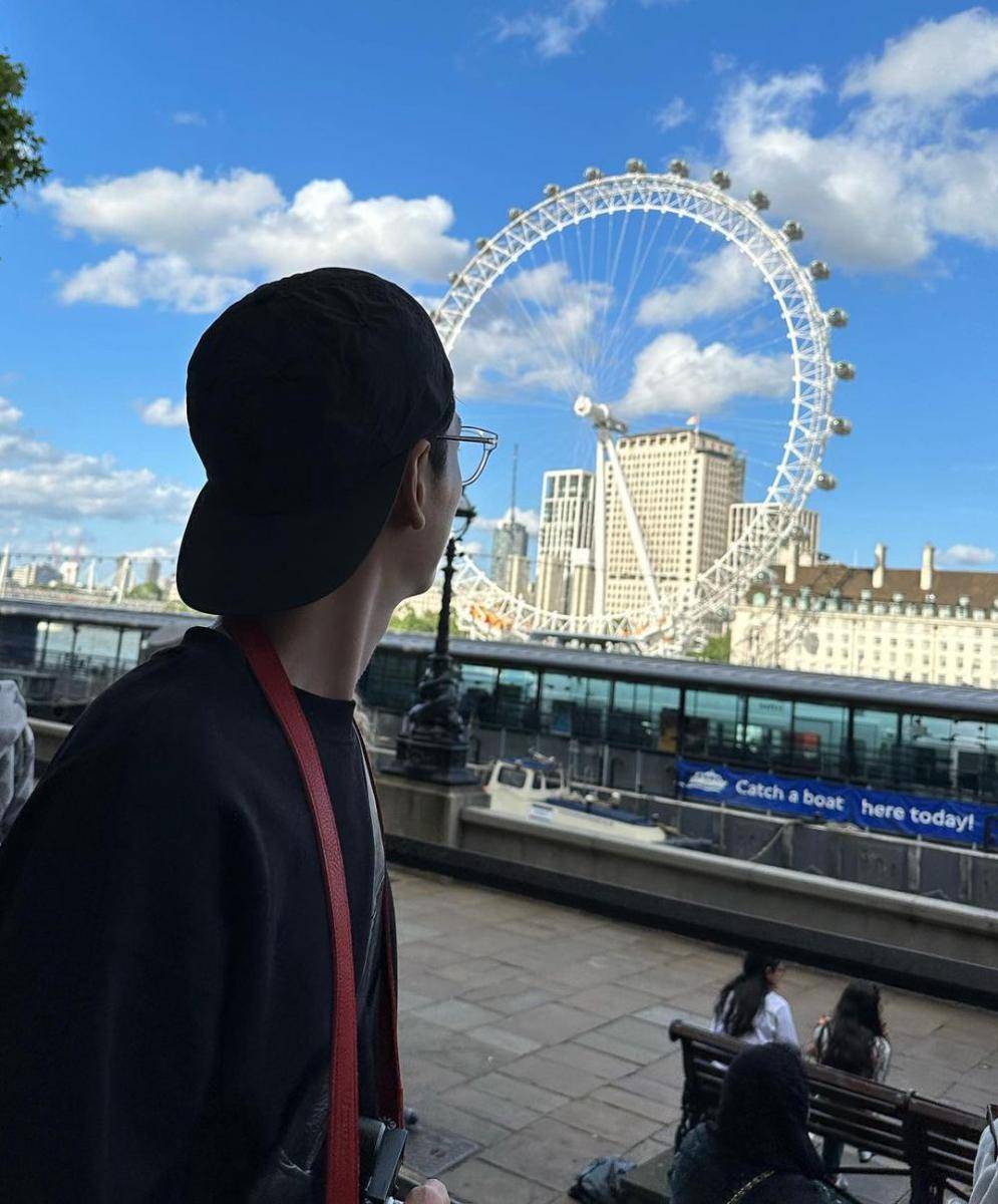 potret Jung Kyung Ho di London (instagram.com/jstar_allallj)