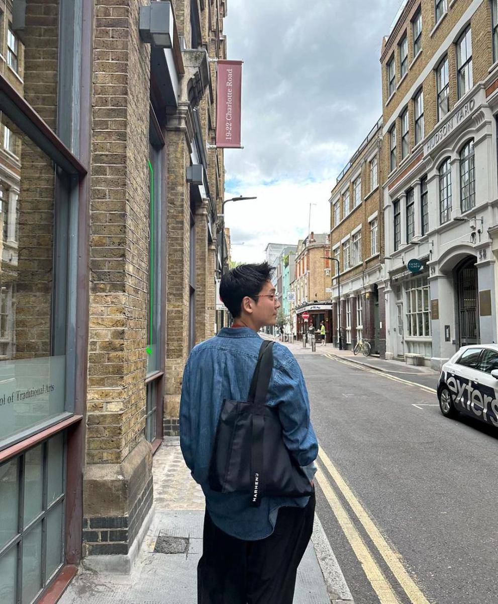 potret Jung Kyung Ho di London (instagram.com/jstar_allallj)