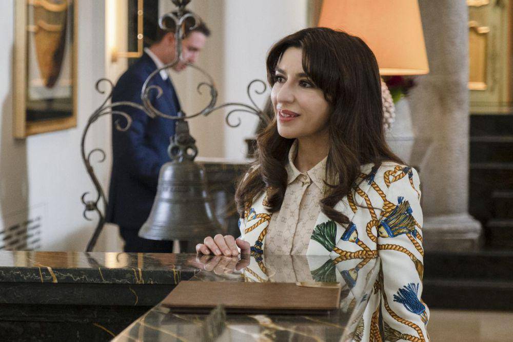 Sabrina Impacciatore dalam serial The White Lotus (dok. HBO/The White Lotus)