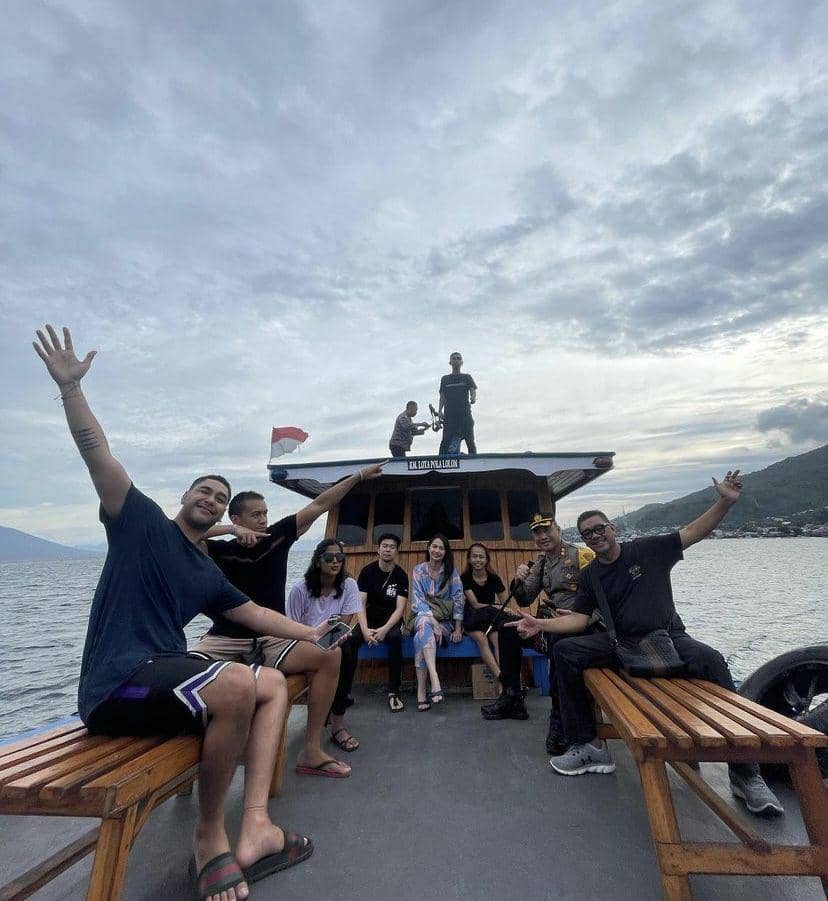 Krisjiana Baharudin saat shooting di NTT (instagram.com/krisjianabah)