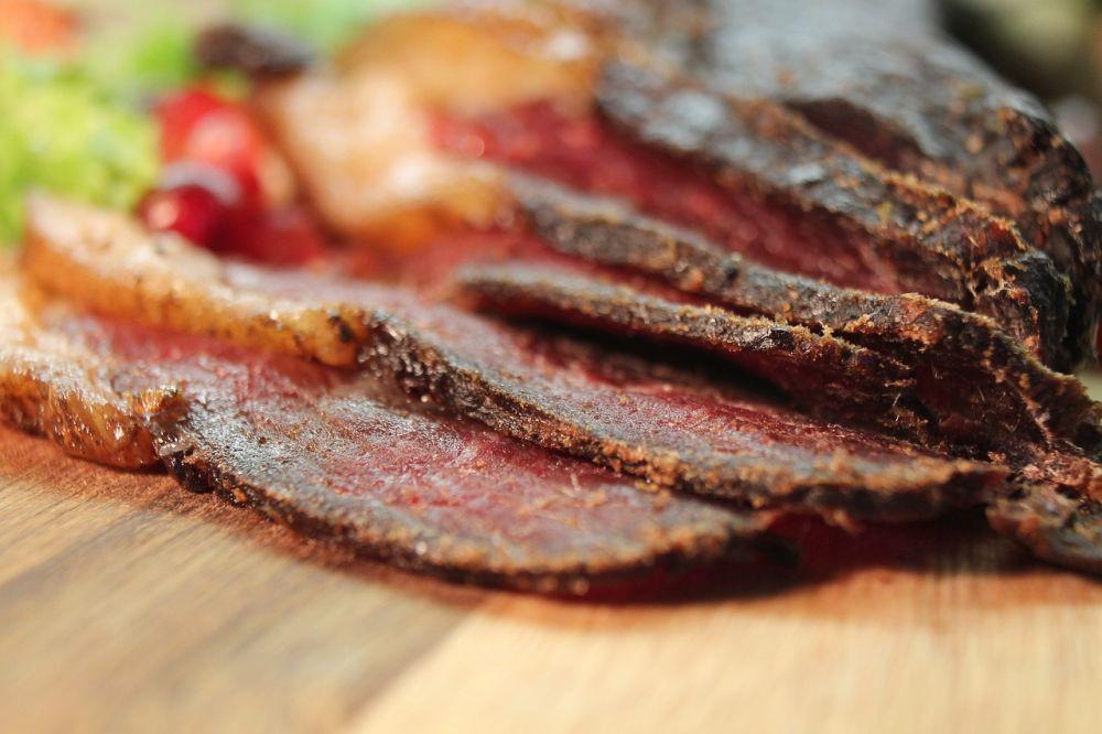 6 Manfaat Mengonsumsi Dendeng Sapi, Siapa yang Doyan?