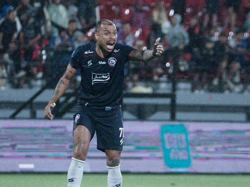 Gustavo Almeida (instagram.com/aremafcofficial)