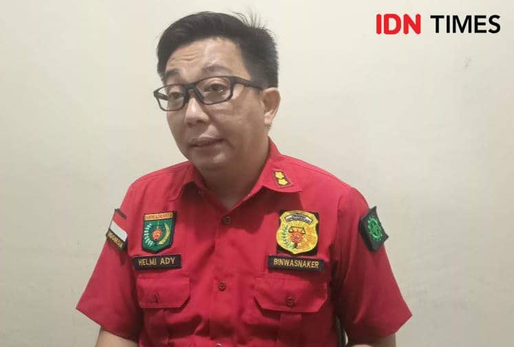 Kasi Penegakan Hukum dan Penindakan Disnaker Lampung, Helmi Ady saat dimintai keterangan,Kamis (13/7/2023). (IDN Times/Tama Yudha Wiguna).