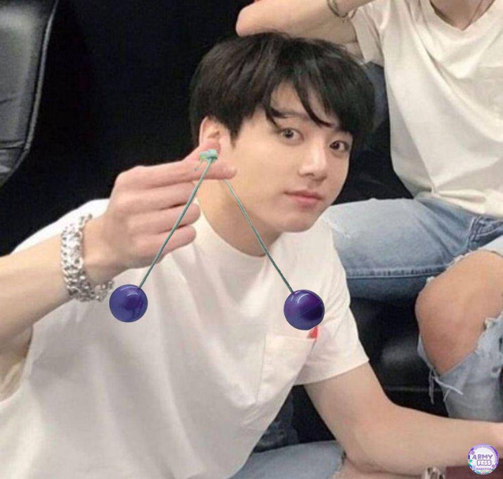 meme Jungkook feat Latto (twitter.com/armyfess_)