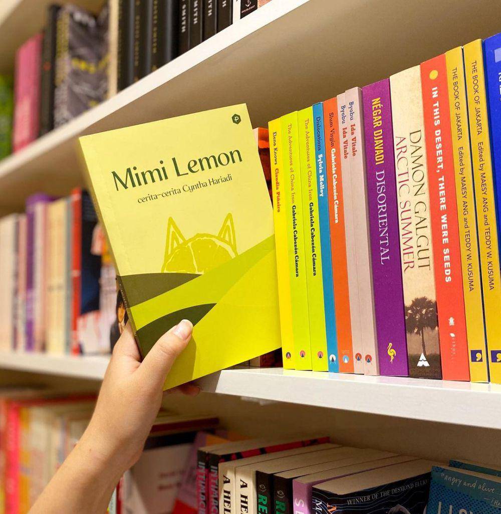Potret koleksi buku di Post Santa (instagram.com/post_santa)