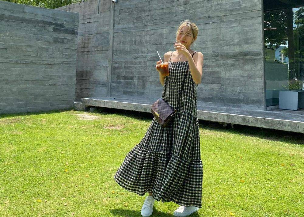Ciize Apichaya (instagram.com/ciizezphr)