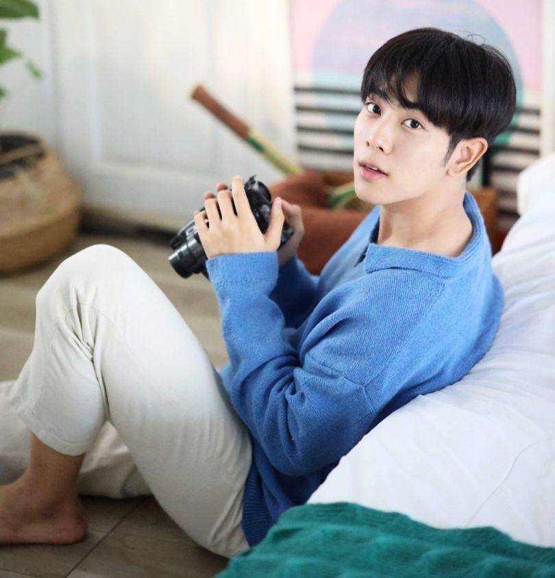 Mix Sahaphap (instagram.com/mixxiw)