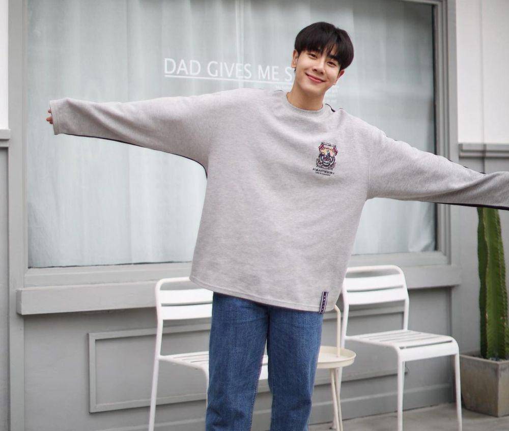 Mix Sahaphap (instagram.com/mixxiw)