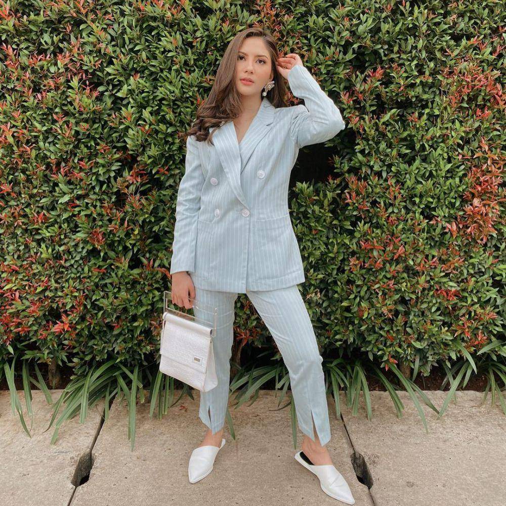 Ide padu padan blazer untuk outfit kuliah (instagram/jscmila)