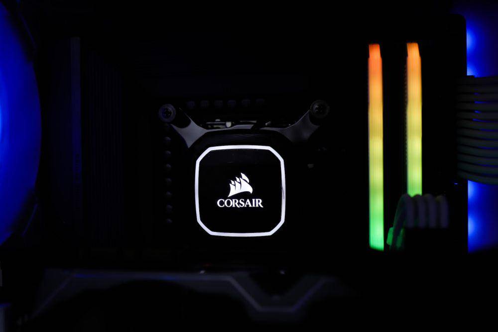 ilustrasi cooler merek Corsair (unsplash.com/Abdullah Abid)