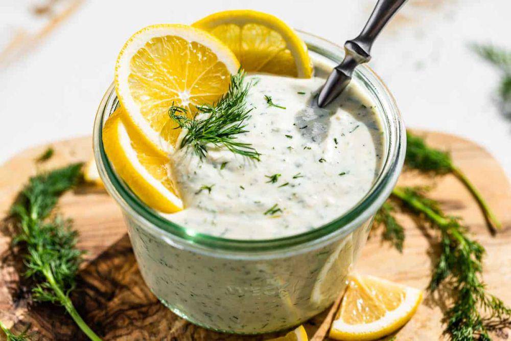 Ilustrasi greek yoghurt dressing (getinspiredeveryday.com)