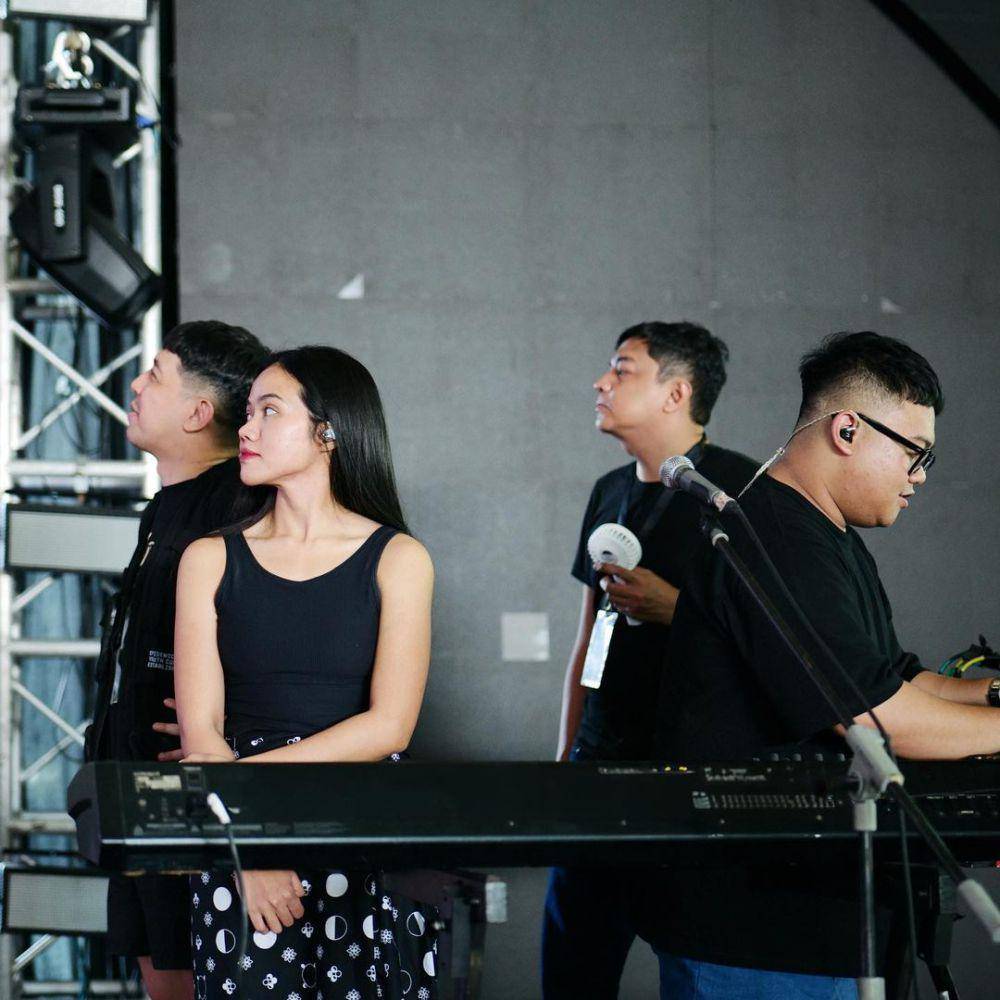 potret Yura Yunita dan tim (instagram.com/yurayunita)