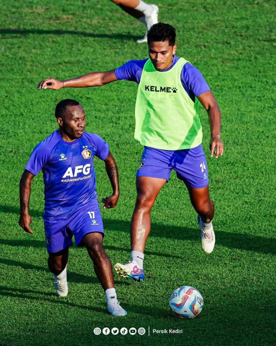 Pemain Persik Kediri saat berlatih. Instagram.com/ persikfcofficial