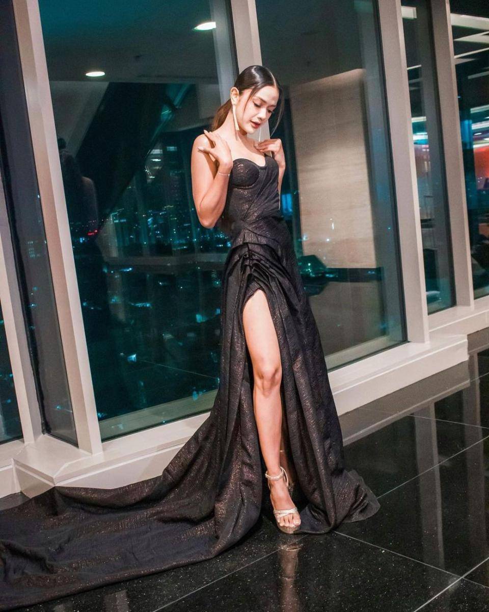 Baju pesta warna hitam (instagram.com/andiannsyah)