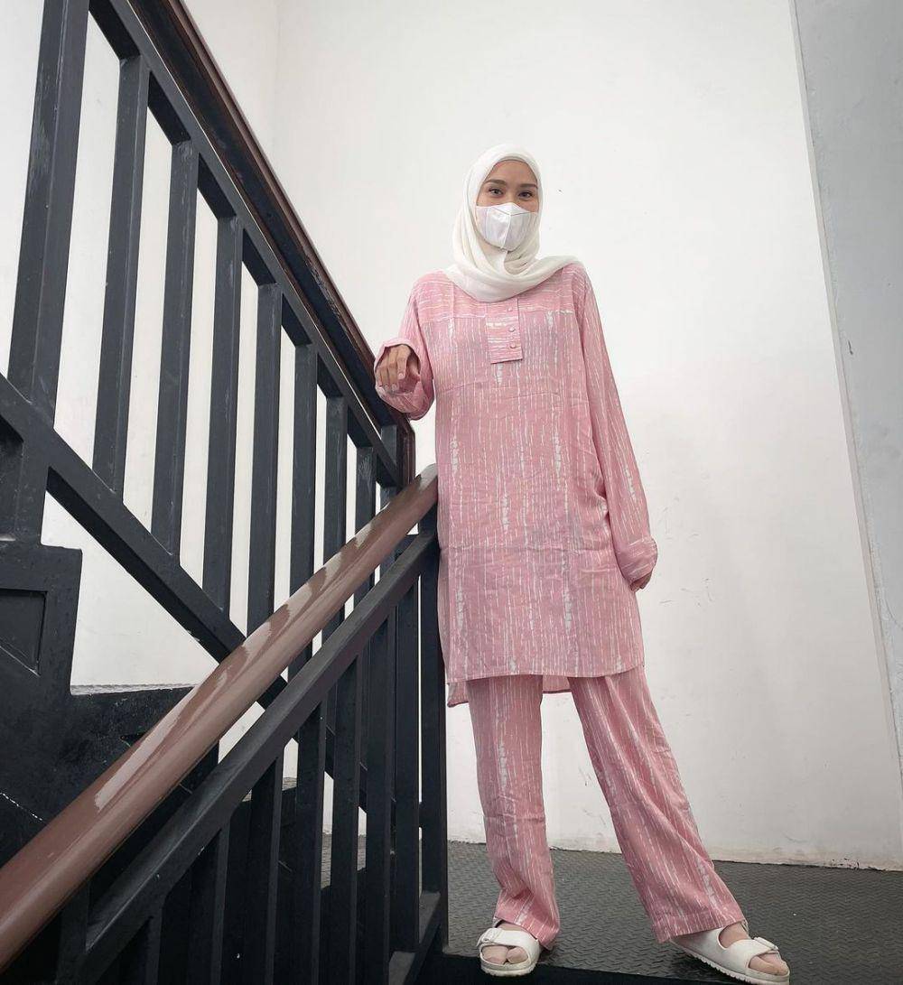 One set ala Zaskia Mecca (instagram.com/zaskiadyamecca)