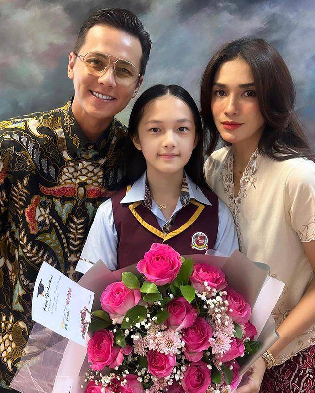 potret Andhika dan Ussy bersama anaknya (instagram.com/andhiiikapratama)