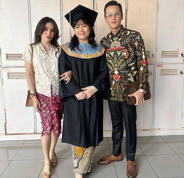 potret Andhika dan Ussy bersama anaknya (instagram.com/andhiiikapratama)