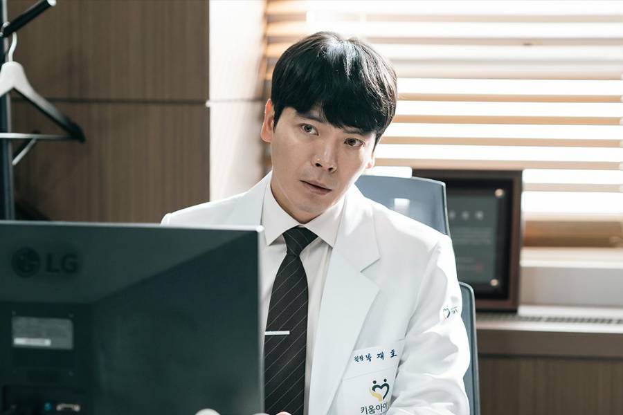 Kim Sung Oh di Lies Hidden in My Garden (twitter.com/channel_ENA)