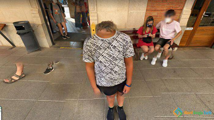 momen langka dan kocak tertangkap kamera (weirdgoogleearth.com)
