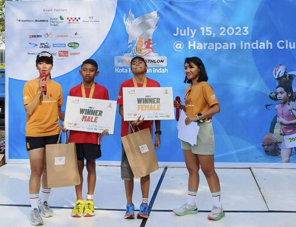 Salah satu pemenang Bekasi Triathlon. (IDN Times/Imam Faishal)