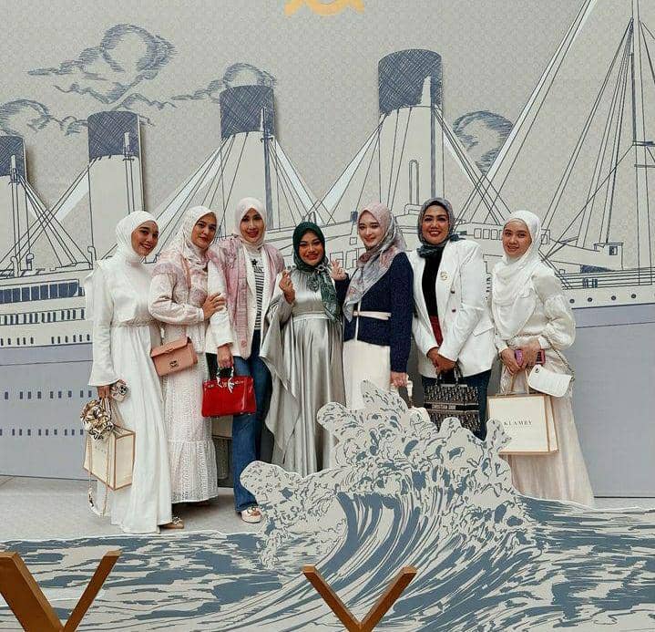 artis yang menghadiri grand launch produk kolaborasi Aurel Hermansyah dan Klamby (instagram.com/mommy_starla)