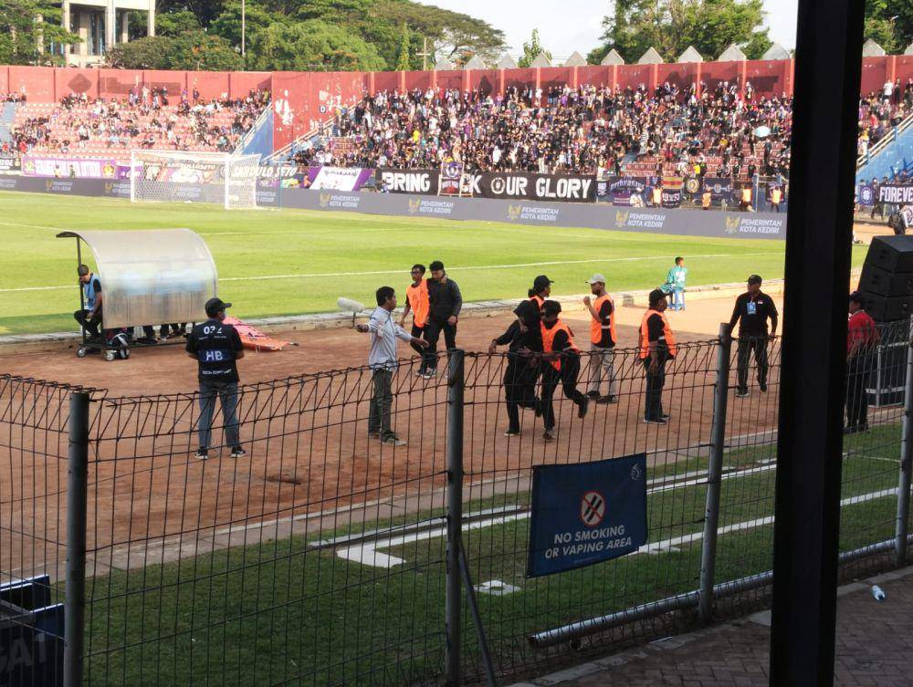 Persik dan Arema Bisa Lega, Pengurangan Poin Belum Berlaku