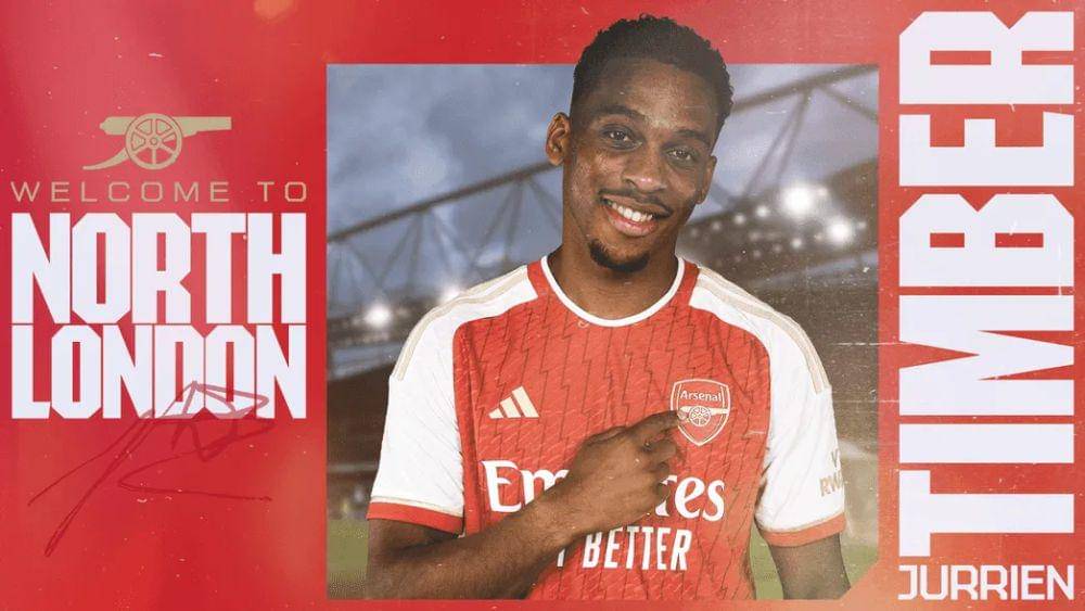 Jurrien Timber diperkenalkan sebagai pemain baru Arsenal. (arsenal.com)