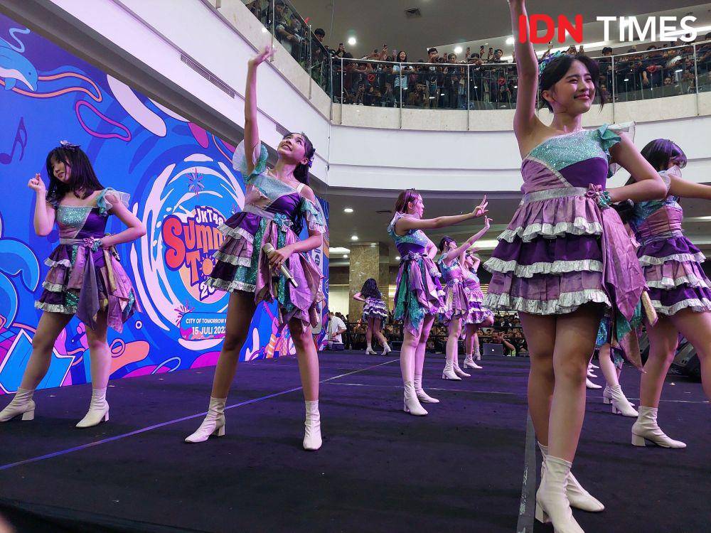 JKT48 Summer Tour di Surabaya (dok. IDN Times/Aulia Supintou)