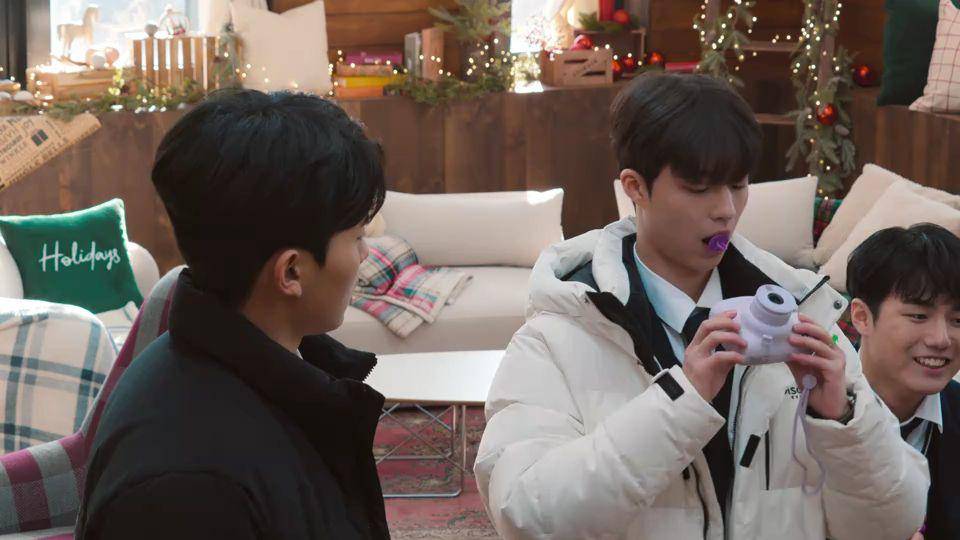cuplikan variety show Nineteen to Twenty (dok. Netflix/Nineteen to Twenty)