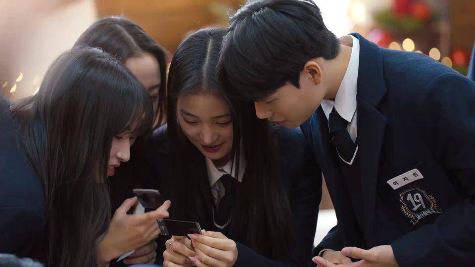 cuplikan variety show Nineteen to Twenty (dok. Netflix/Nineteen to Twenty)