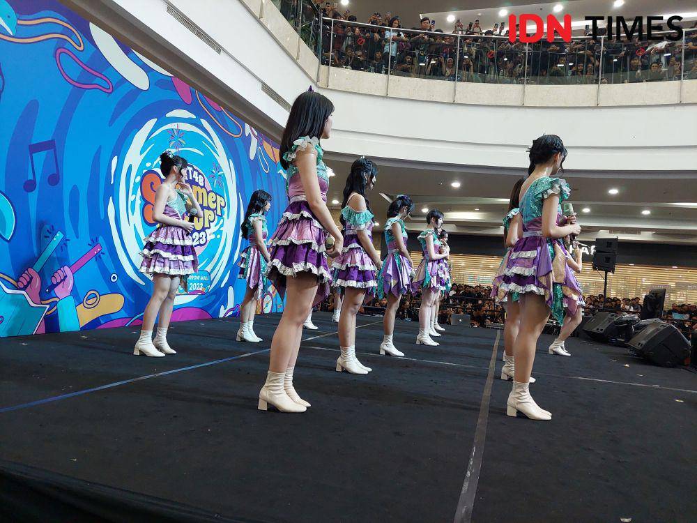 JKT48 Summer Tour di Surabaya (dok. IDN Times/Aulia Supintou)