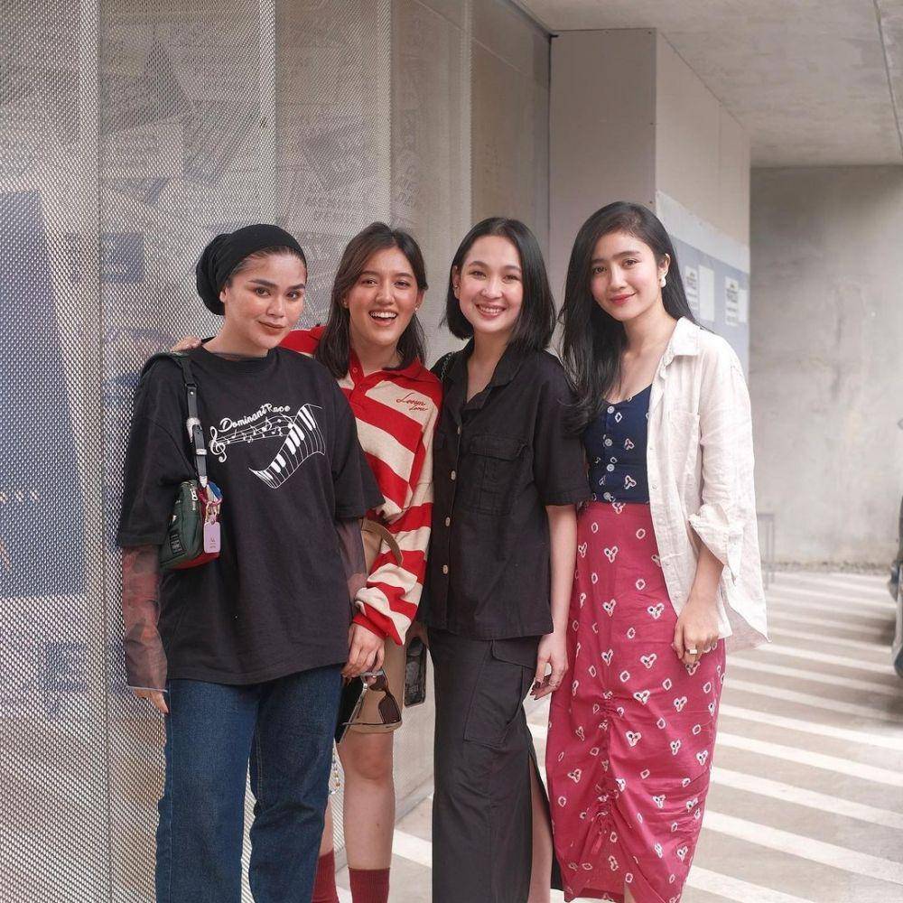 Febby Rastanty, Ify, Sivia, dan Agatha Pricilla (@nizamalija via instagram.com/agthpricilla)
