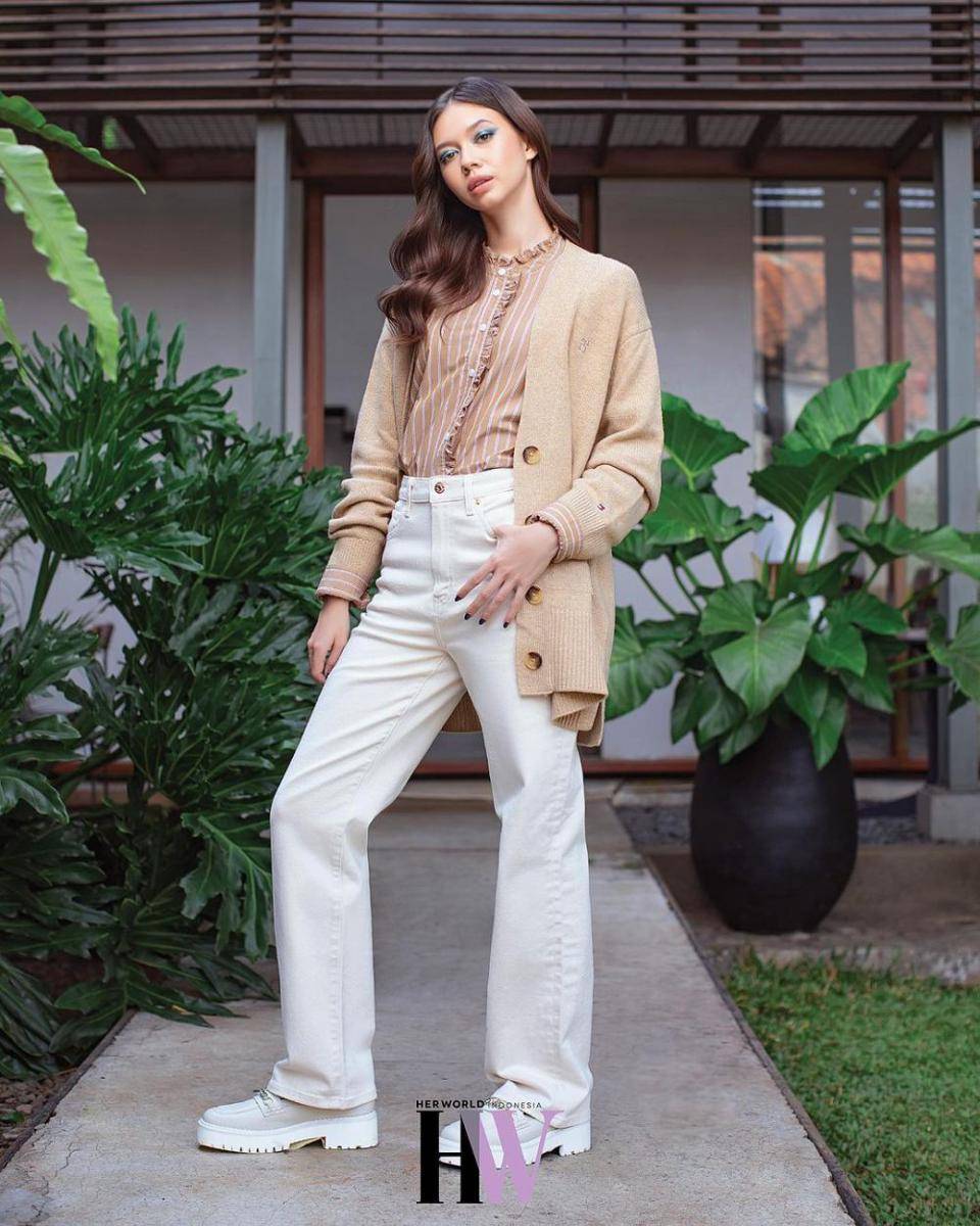 ide mix and match bawahan jeans ala Yuki Kato (instagram.com/yukikt)