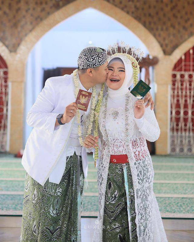 momen pernikahan Rossa Meldianti keponakan Dewi Perssik (@luxuraimage via instagram.com/rosameldianti29)