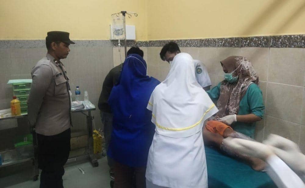 (Korban tersambar api akibat pipa gas bocor di Prabumulih saat mendapatkan perawatan) IDN Times/istimewa