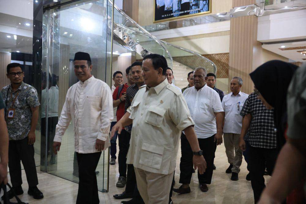 Mantan Menteri Pertanian (Mentan), Andi Amran Sulaiman bersama Menteri Pertahanan Prabowo Subianto (dok. Tim Humas Prabowo)