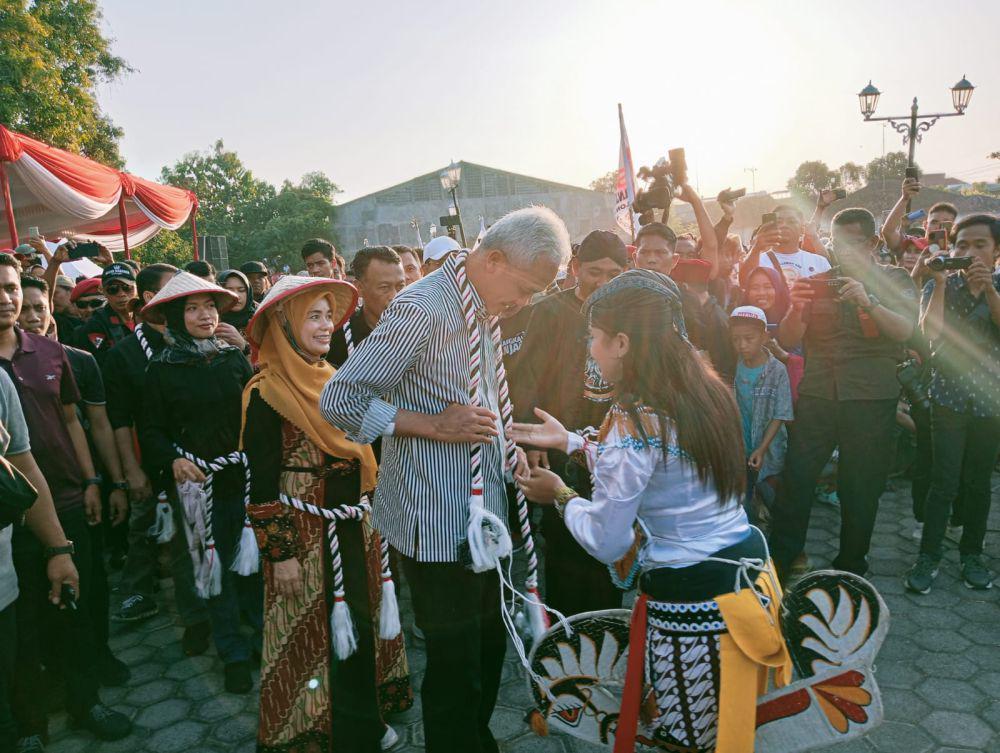 Dikalungi Lawe Ganjar Pranowo di Ngawi Ikut Nari Reog
